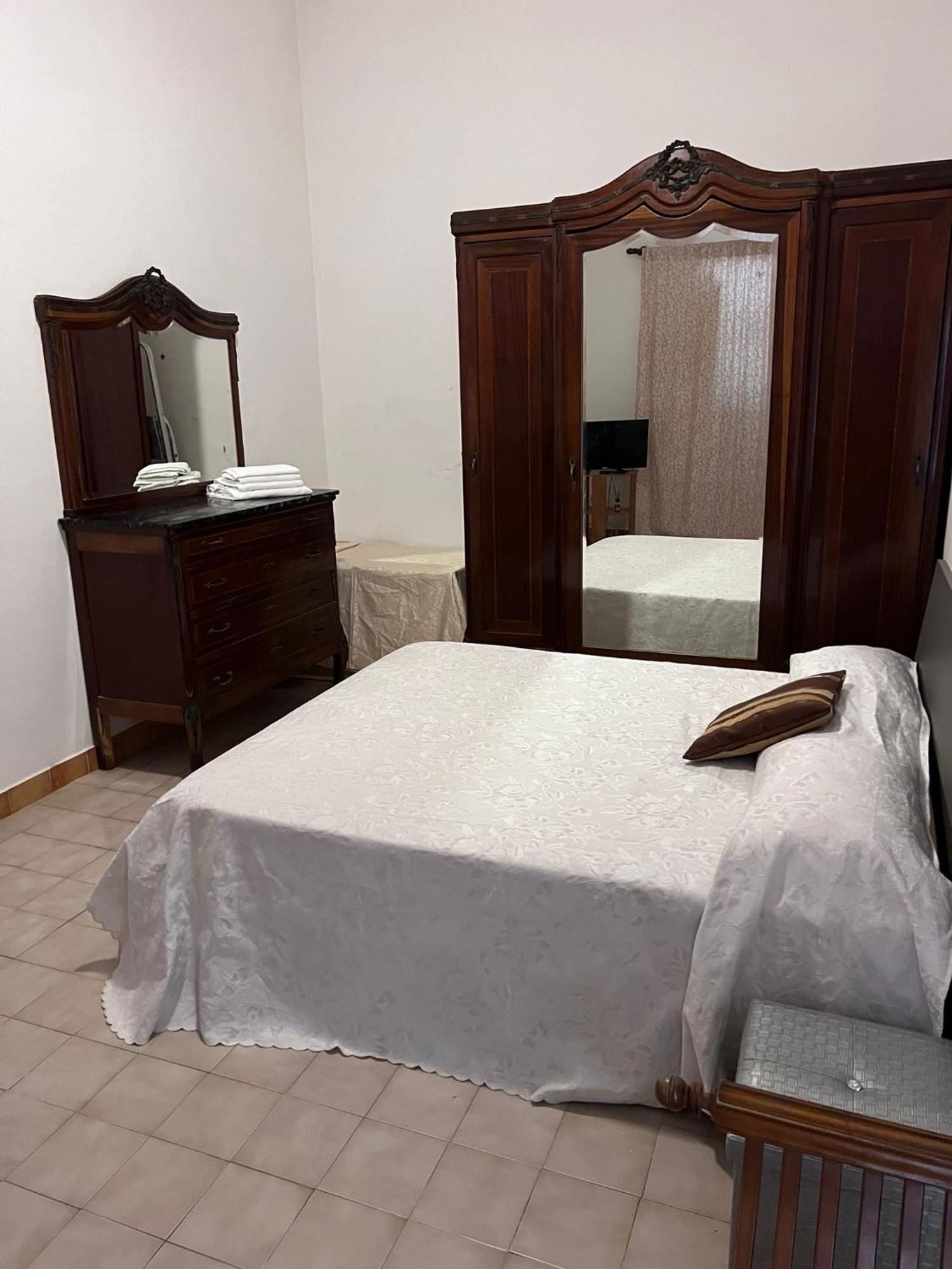 Nido D'Amore Cuore Villa Terracina Bagian luar foto